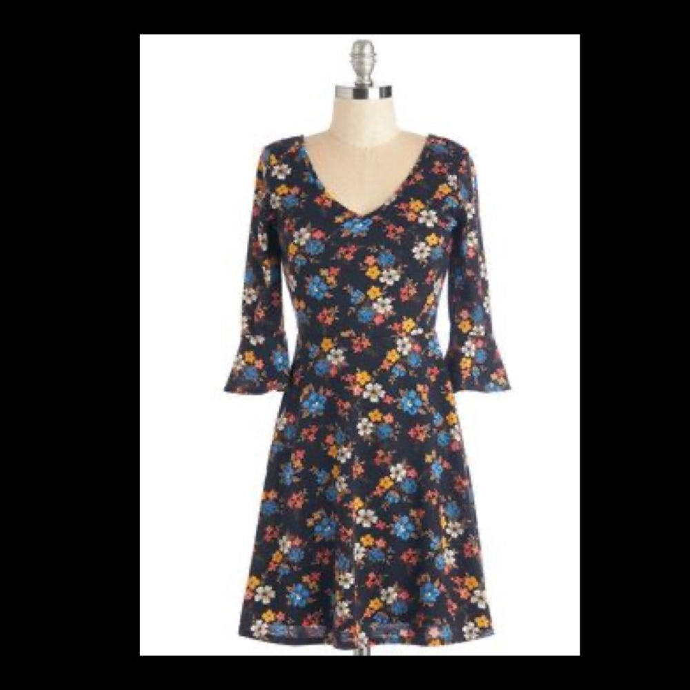 Modcloth bell sleeve floral dress